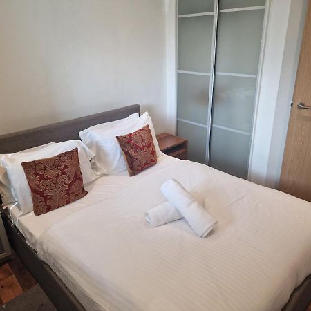 Immaculate 1-Bed Apartment In Londen Buitenkant foto