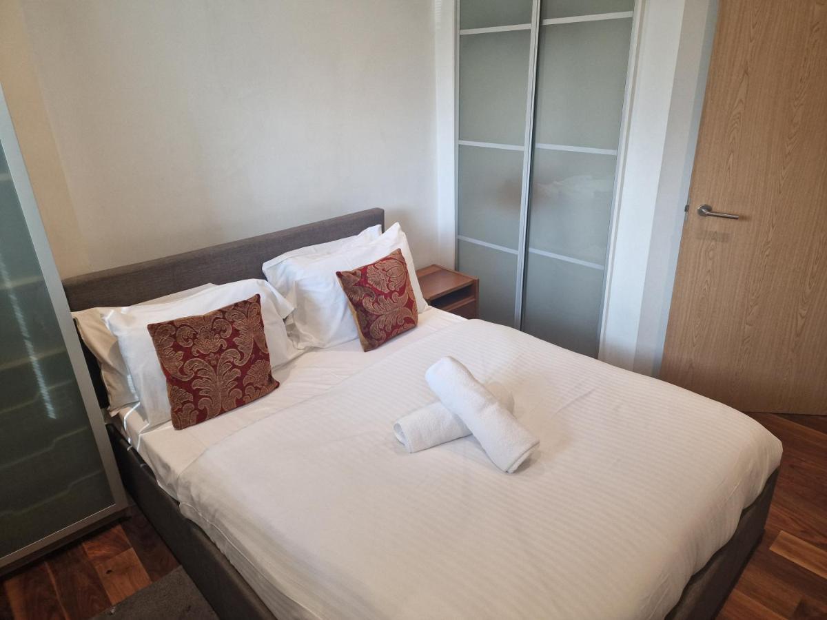 Immaculate 1-Bed Apartment In Londen Buitenkant foto