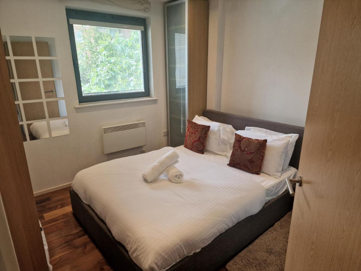 Immaculate 1-Bed Apartment In Londen Buitenkant foto